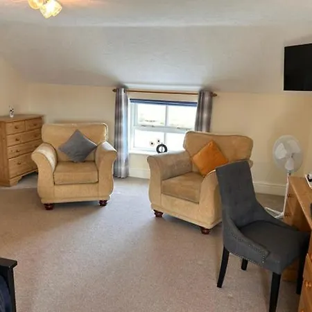 Ganton Greyhound Hotel 3*