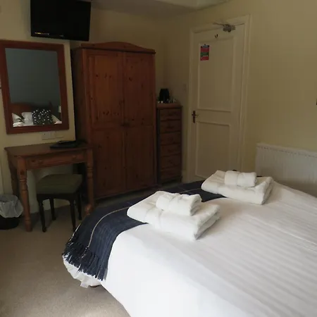 Ganton Greyhound Hotel Мини-отель 3*