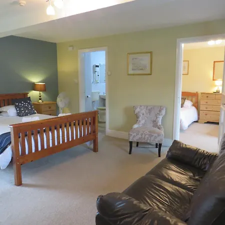 Inn Greyhound 3*