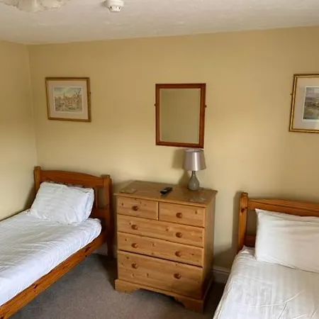 Ganton Greyhound Hotel Мини-отель 3*