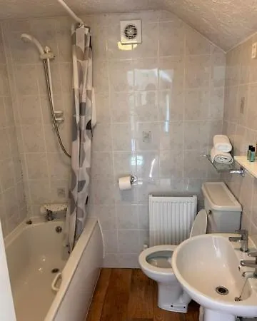 Ganton Greyhound Hotel Мини-отель 3*