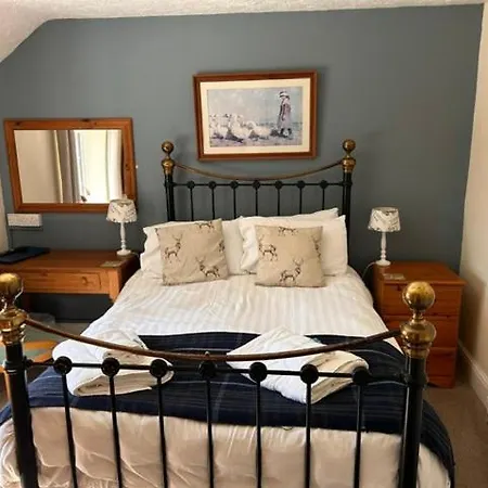 Ganton Greyhound Hotel Гантон