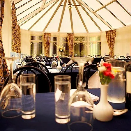 甘顿格雷伊猎犬旅馆 宾馆 3*