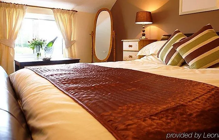 Greyhound Herberg 3*